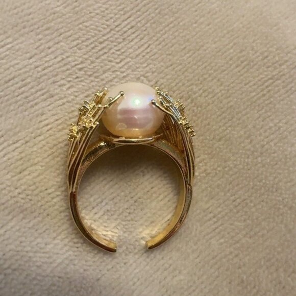 ARTISAN Baroque Pearl Ring - Unique Textured Gold Tone Adjustable! - Picture 6 of 6